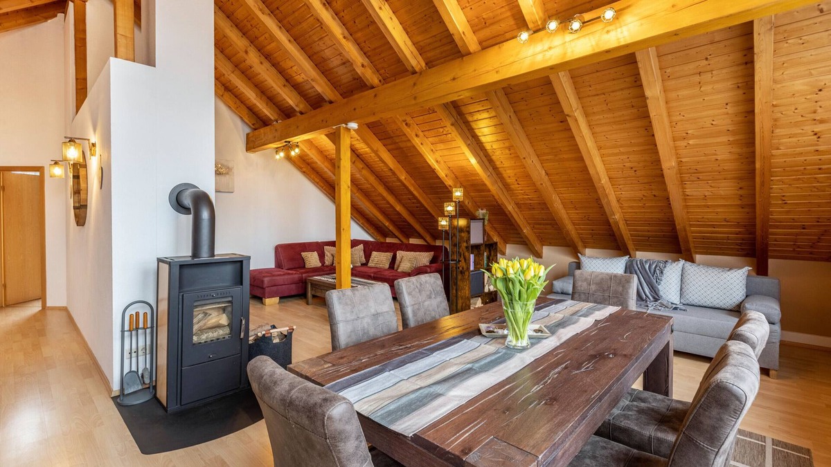 Huefingen Apartment | Apartment 'Ferienwohnung Auf Dem Hohen' with Wi-Fi