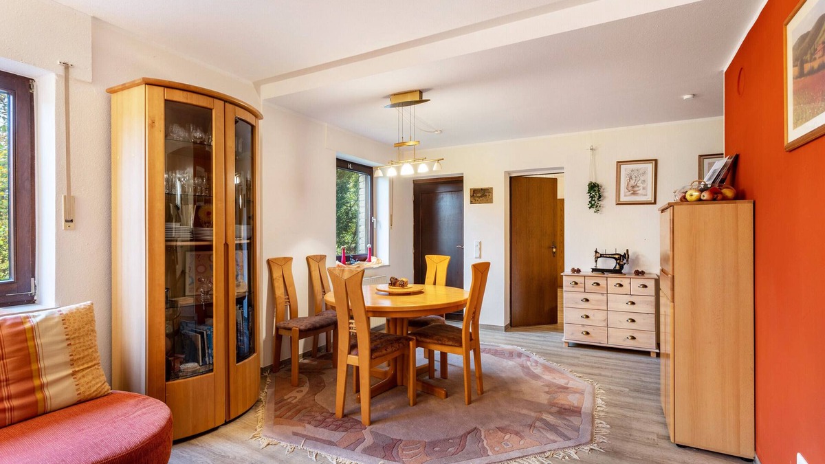 Warstein Apartment | Apartment 'Ferienwohnung Am Mozarthügel' with Wi-Fi