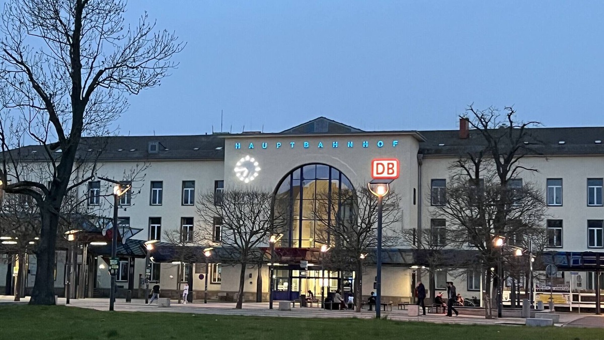 Gera Apartment | Apartment 'Ferienwohnung Am Theaterplatz' with Wi-Fi