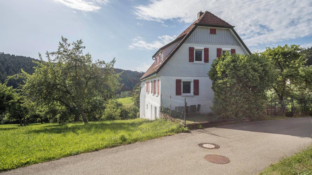 Glatten Apartment | Apartment 'Ferienwohnung Schwarzwald Idyll' with Private Garden and Wi-Fi