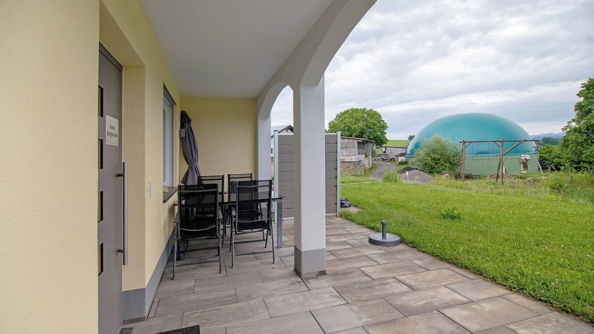 Goppertsweiler Apartment | Apartment 'Fewo Bergblickle' with Mountain View, Shared Pool and Wi-Fi