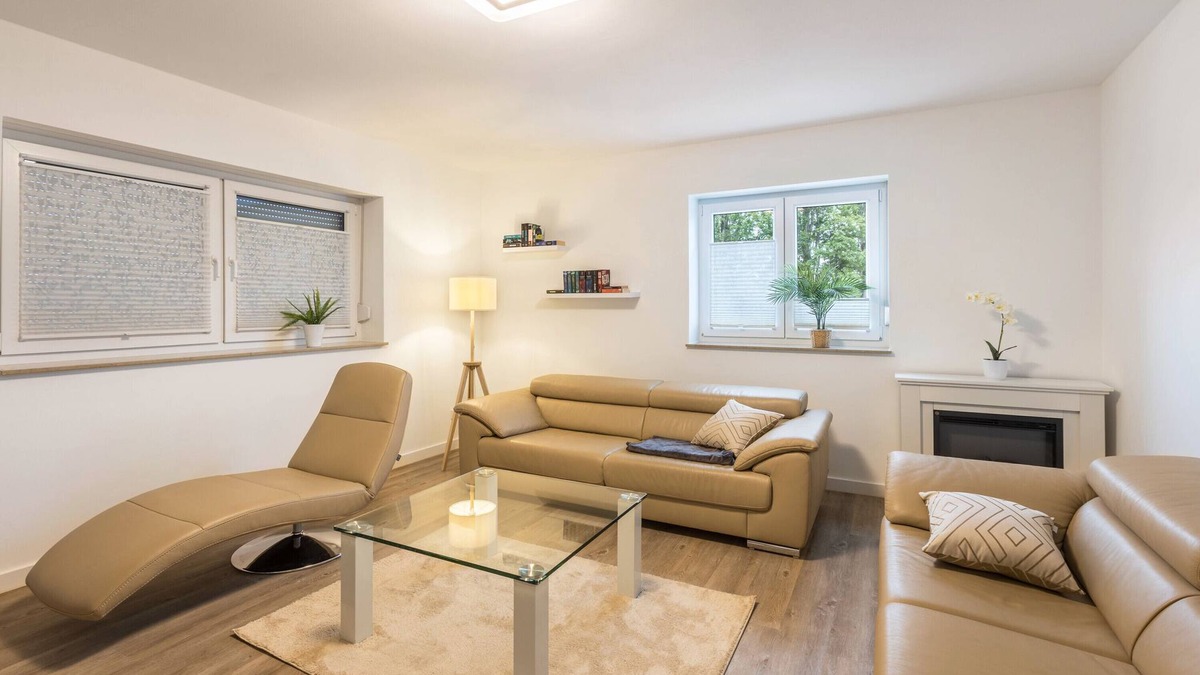 Braunsbedra Apartment | Apartment 'FeWo Gartenblick Geiseltal' with Private Garden, Wi-Fi and Air Conditioning