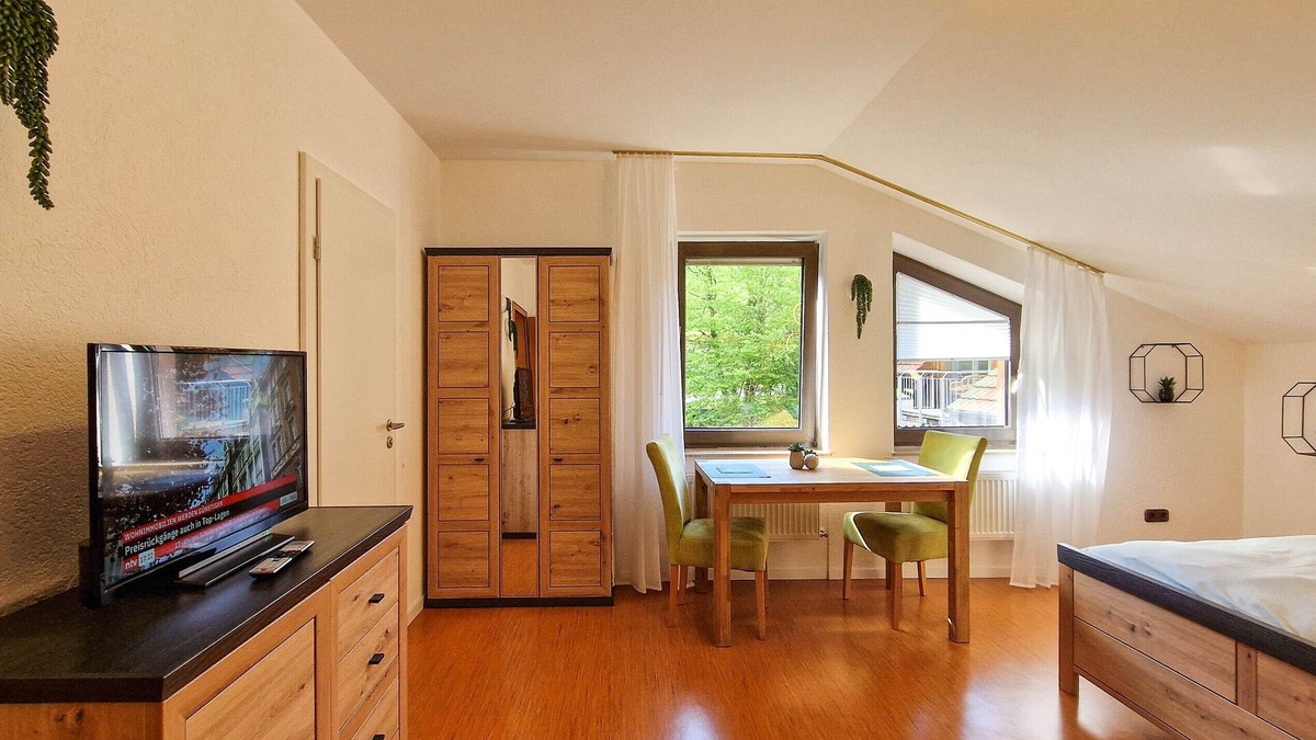 Obernhausen Apartment | Apartment 'Fewo Zuckerfeld' with Shared Terrace and Wi-Fi