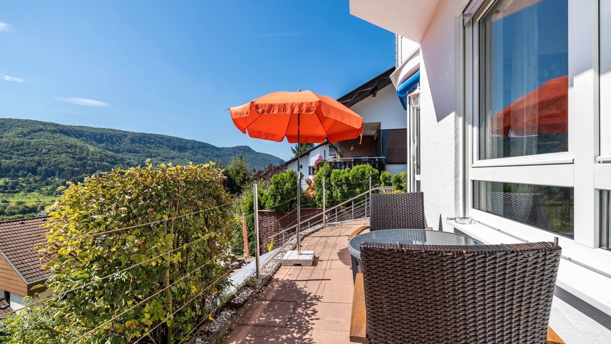 Bad Urach Apartment | Apartment 'Fewo2' with Mountain View, Private Terrace and Wi-Fi