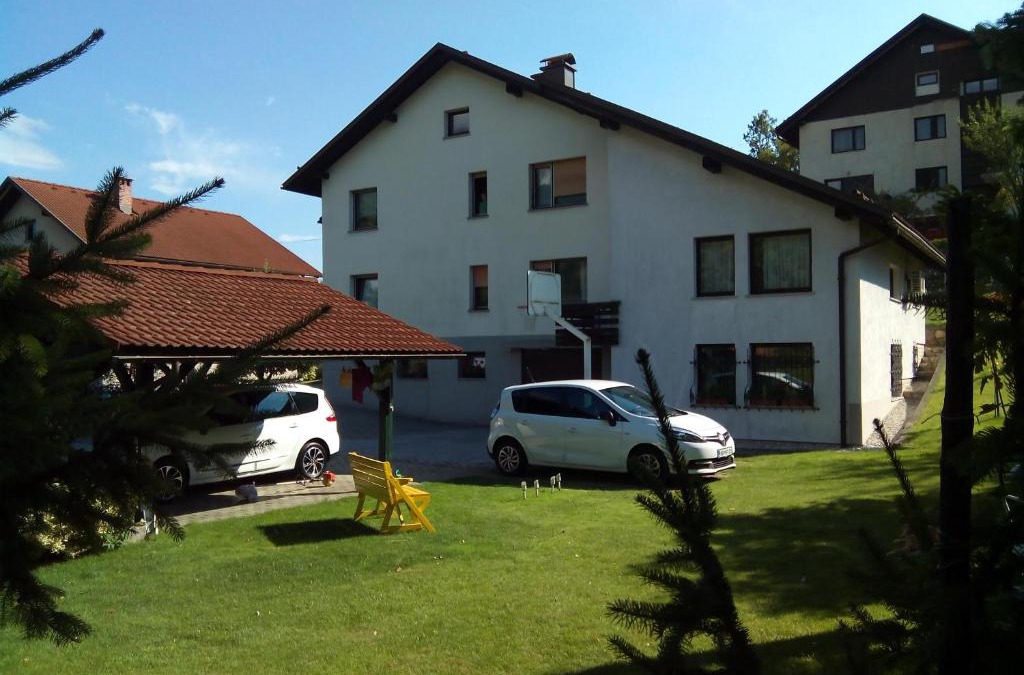 Jesenice Apartment | Apartment Fon