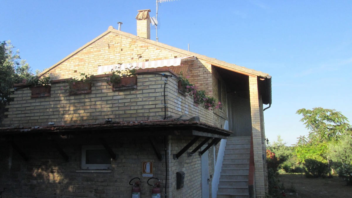 Massignano Apartment | Apartment for 2 people, 4 km from the sea, ideal for couples