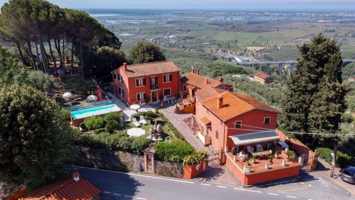 Pieve a Elici Apartment | Apartment for 4 People with sea view terrace