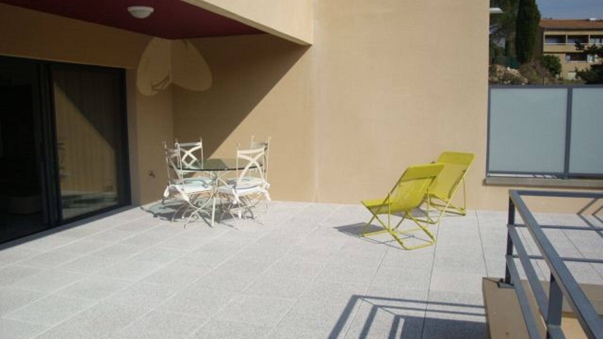 Vaison-la-Romaine Apartment | Apartment for 4 people in new residence, quiet and in town