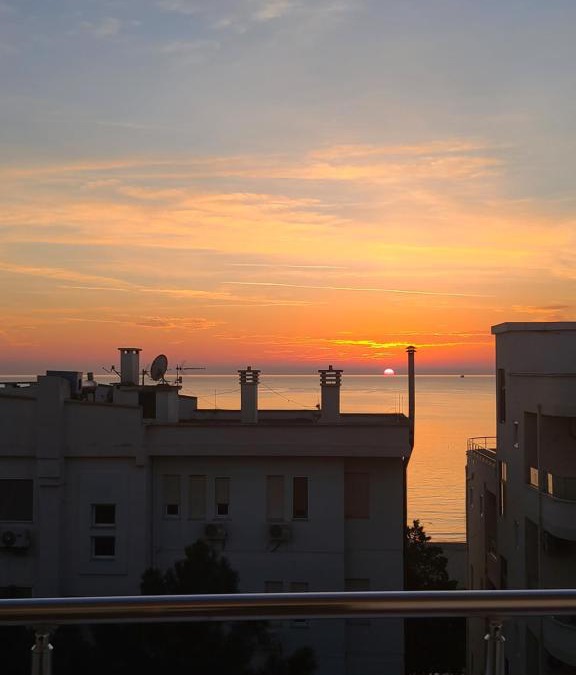 Shkembi i Kavajes Apartment | Apartment for Rent Khlo-Em