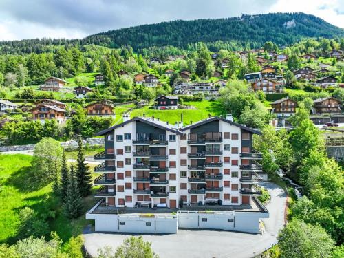 Saint-Pierre-de-Clages Apartment | Apartment Foret E3 by Interhome