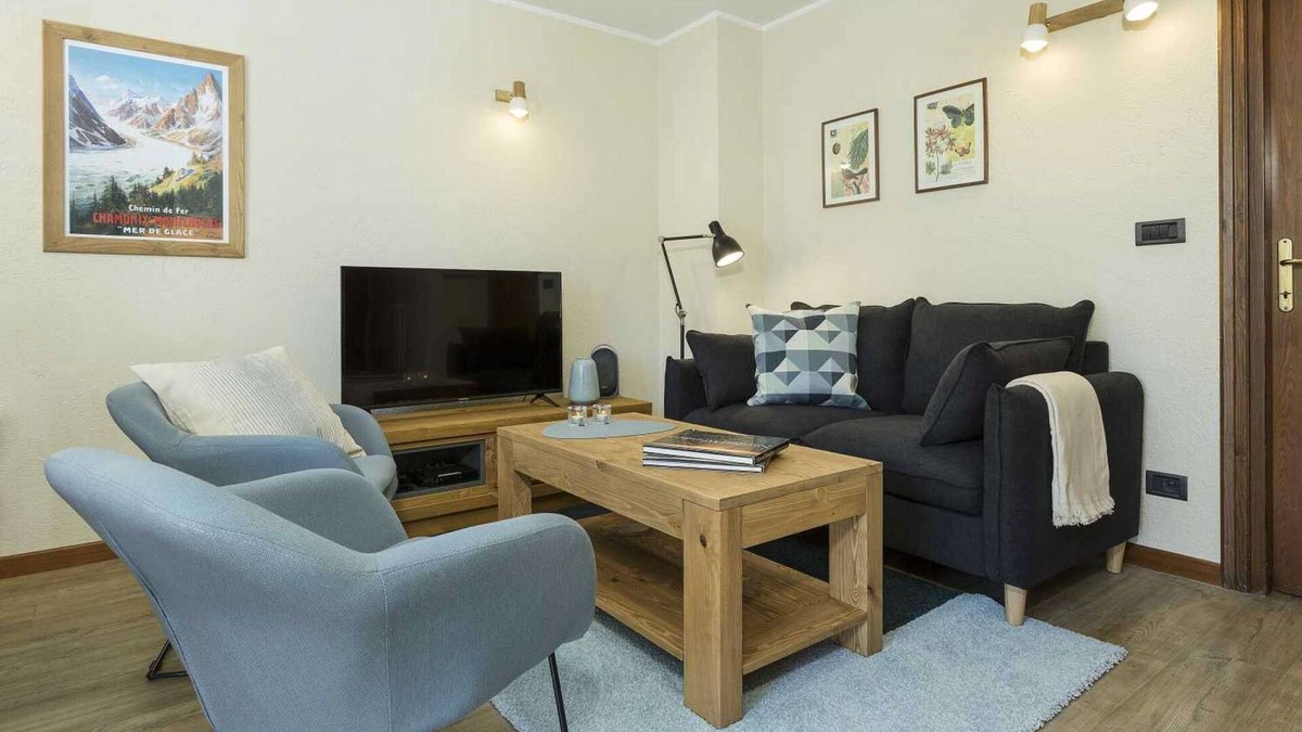 Chamonix City Centre Apartment | Apartment Ensa - Alpes Travel - Central Chamonix (sleeps 4)