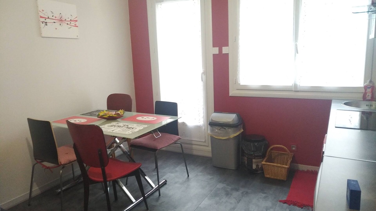 Charleville-Mezieres Apartment | Apartment in the Mézières district
