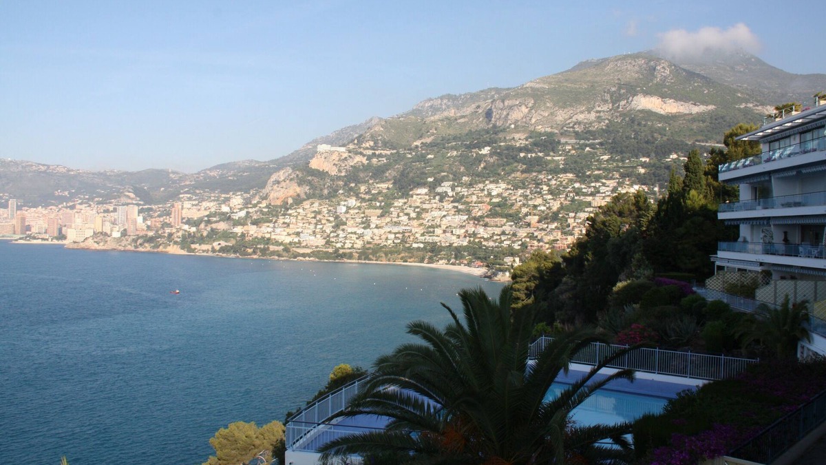 Roquebrune-Cap-Martin Apartment | Apartment in residence Roquebrune Cap Martin