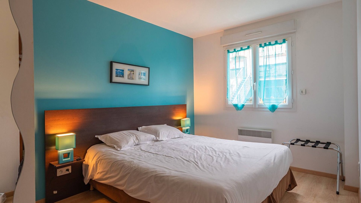 Saint-Simon-de-Bordes Apartment | Apartment 'Le Clos Du Champ De L'Amour - Ile D'Aix' with Private Pool and Air Conditioning