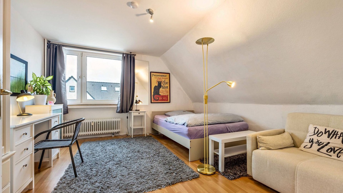 Lemgo Apartment | Apartment 'Freundliche Ferienwohnung In Lemgo' with Shared Garden and Wi-Fi