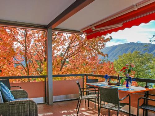 Bissone Apartment | Apartment Frontlake Panorama Apt- 408 by Interhome