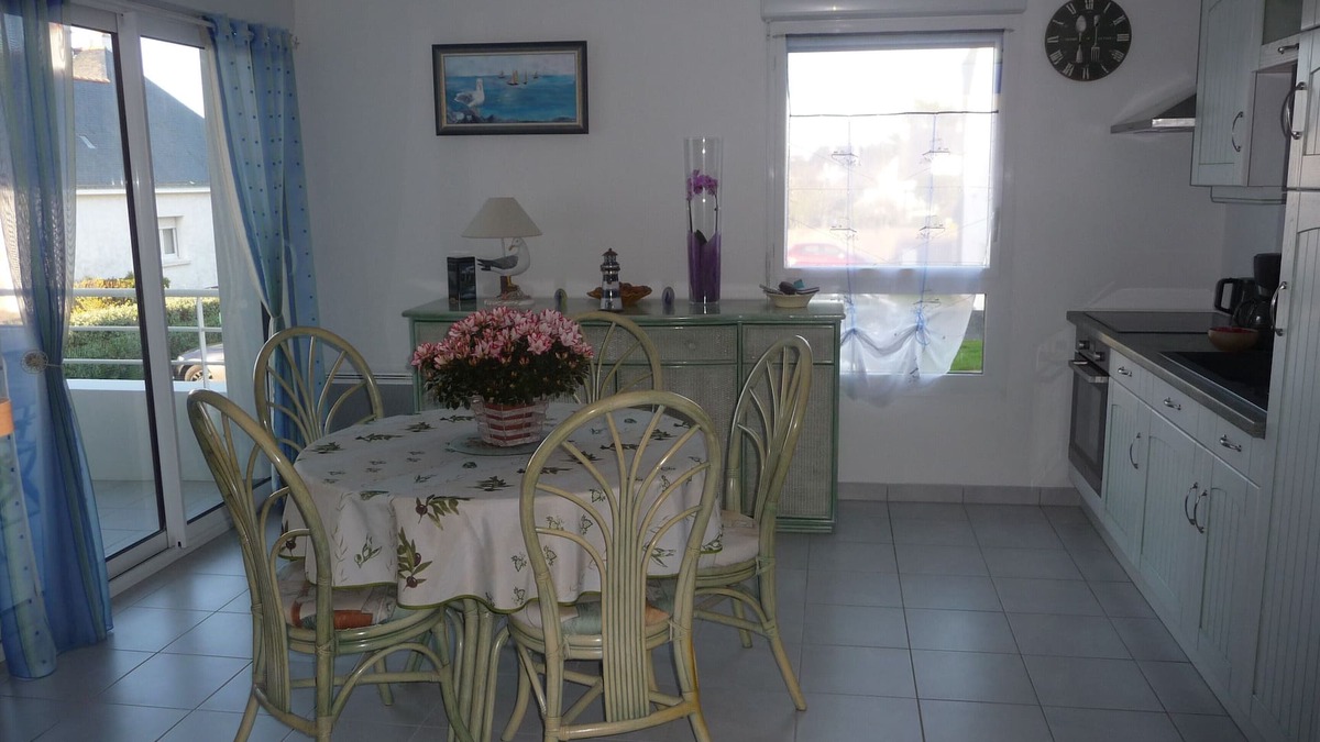 Etel Apartment | Apartment full of charm, at the foot of a stretch of sea water, close to shops.