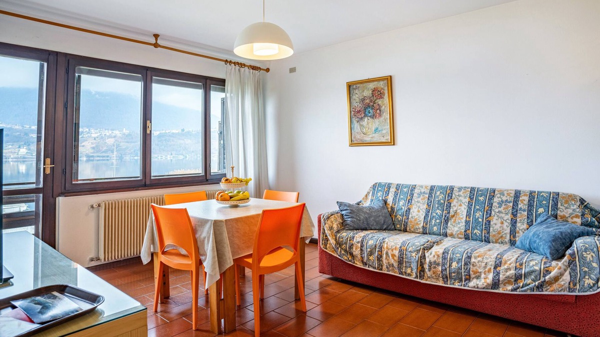 Calceranica al Lago Apartment | Apartment 'Garden Alle Barche - Angela 3' with Lake View, Shared Garden and Wi-Fi