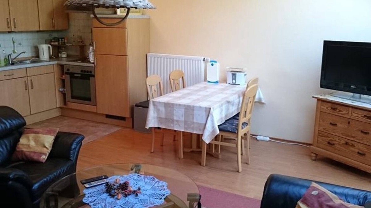 Hinte Apartment | Apartment gallery, shower, toilet, 2 bedrooms - Friesenborg - Ferienwohnung Klein Sande