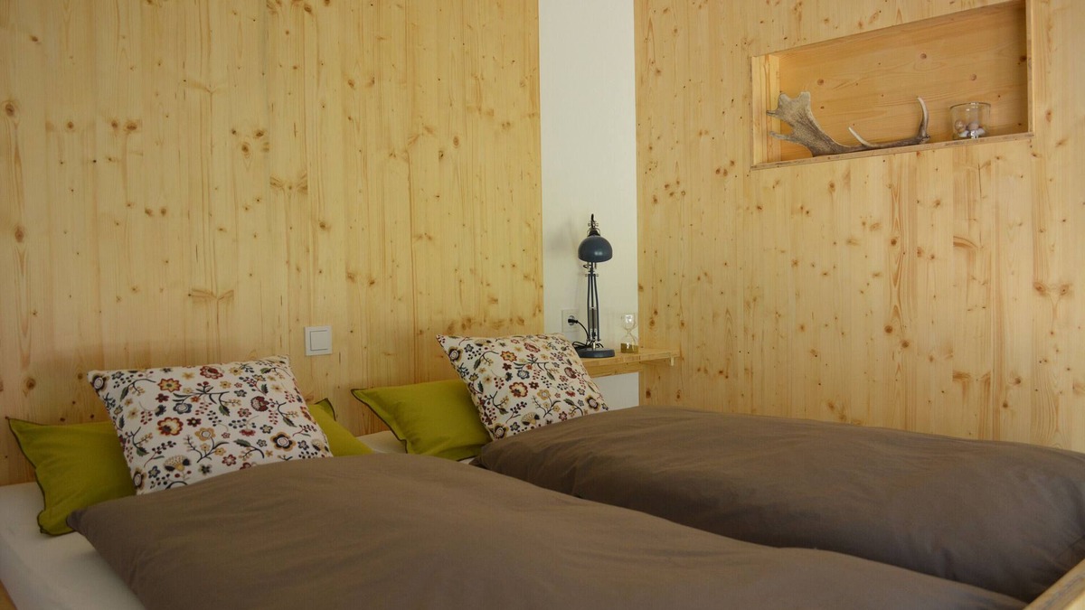 Inzigkofen Apartment | Apartment 'Gartenglück' with Private Terrace, Shared Garden and Wi-Fi