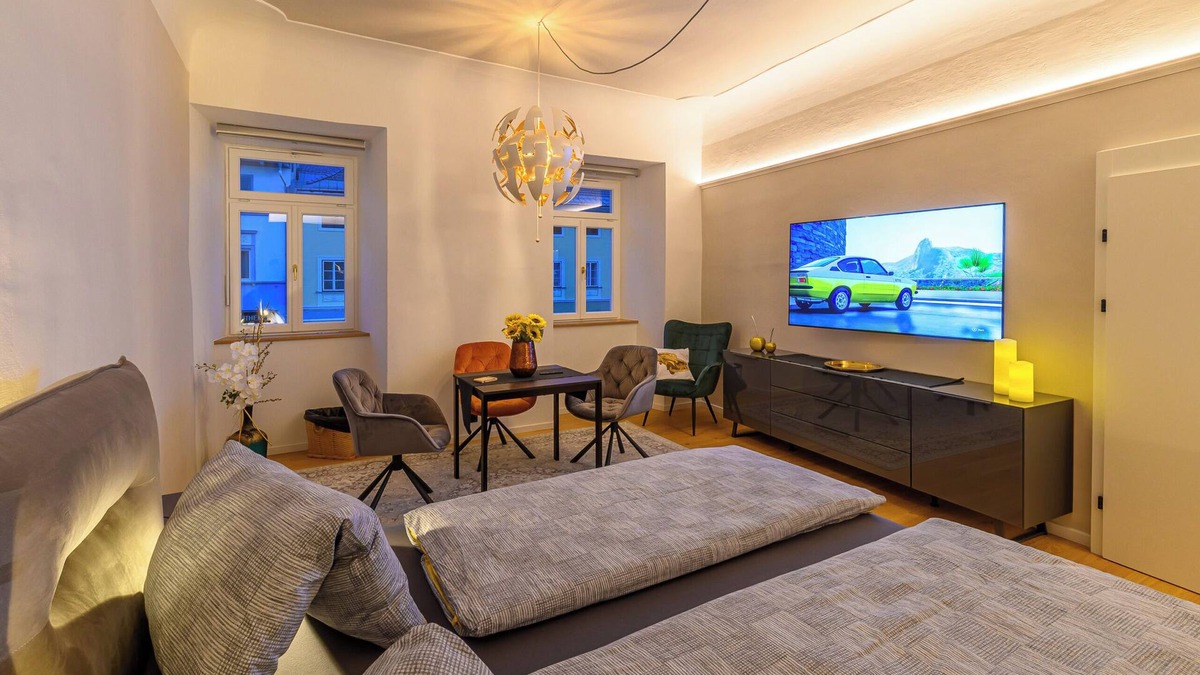 Gmuend in Kaernten Apartment | Apartment "Gasthof Alte Post Top 1 Kadett Suite" with Mountain View & Wi-Fi