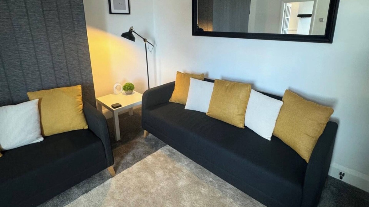 Heaton Apartment | Apartment - Sleeps 6 - Pet friendly - Parking