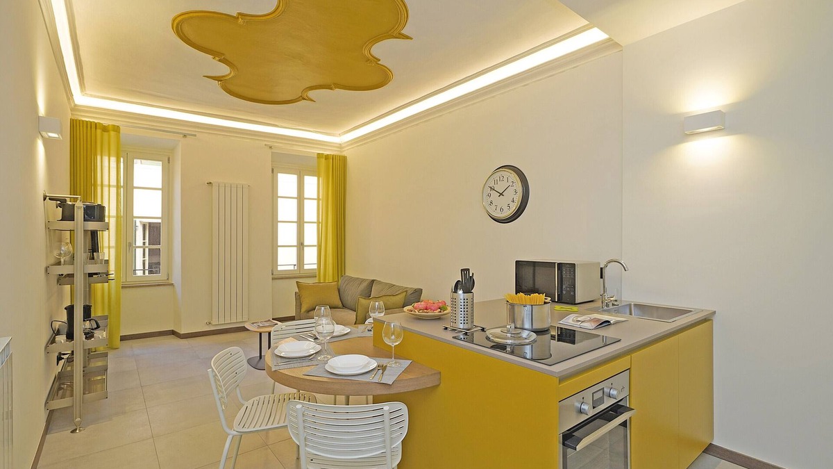 Gargnano Apartment | Apartment 'Gemhouse Ambra Garda Lake' 50 m from the lake, wi-fi and air conditioning