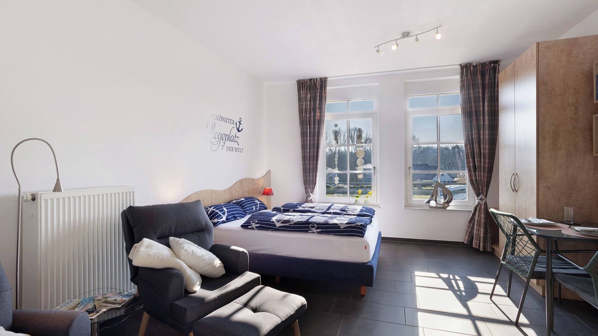 Bergkamen Apartment | Apartment 'Gepflegtes Marina-Rünthe' with Wi-Fi
