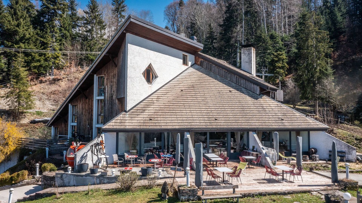 Bogeve Apartment | Apartment "Gîte Le Jorat - B" with Private Terrace & Wi-Fi