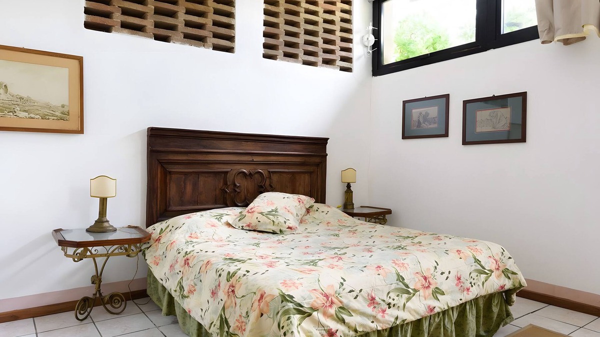 Vescovado Apartment | Apartment 'Glicine - Antiche Dimore' with Shared Pool, Wi-Fi and Air Conditioning