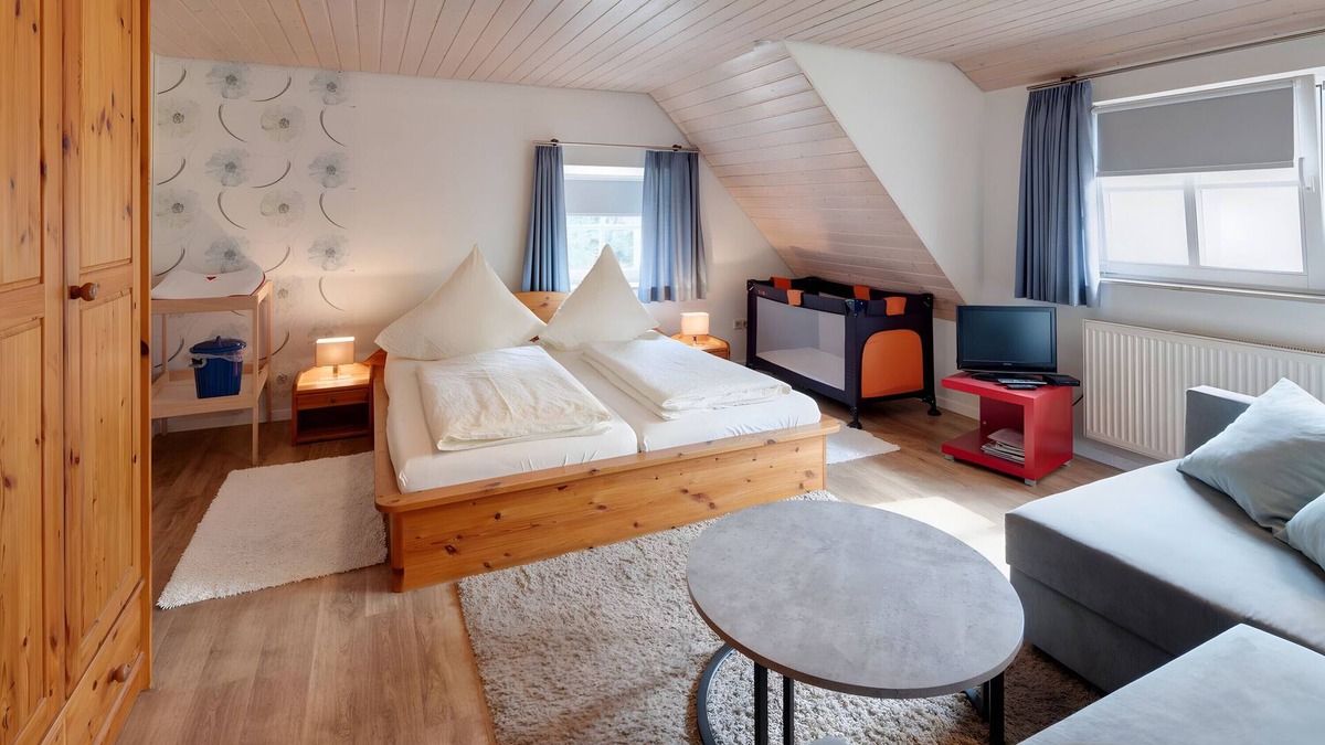 Gerabronn Apartment | Apartment 'Glockenblume' with Shared Terrace, Shared Garden and Wi-Fi