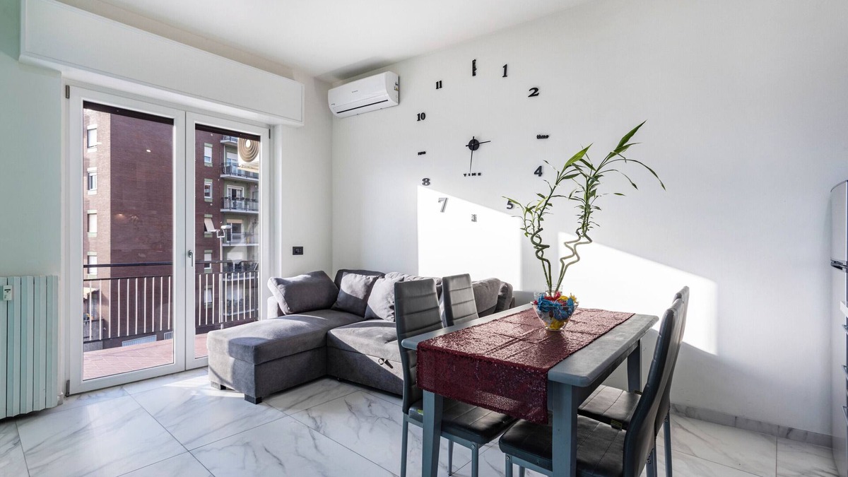 Monza Apartment | Apartment 'Grand Prix Monza - Autodromo F1' with Balcony, Wi-Fi and Air Conditioning