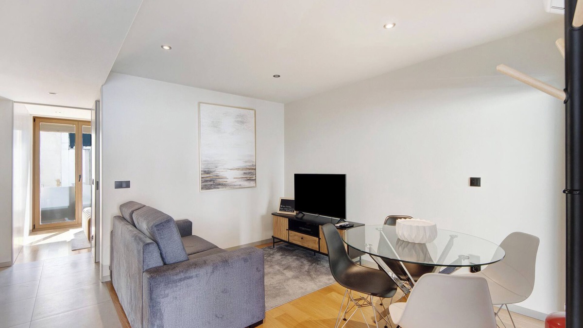 Aveiro Apartment | Apartment 'Granja Premium House' with Shared Garden, Wi-Fi and Air Conditioning