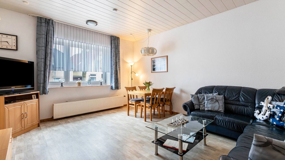 Lunden Apartment | Apartment 'Groth's' with Shared Terrace, Shared Garden and Wi-Fi
