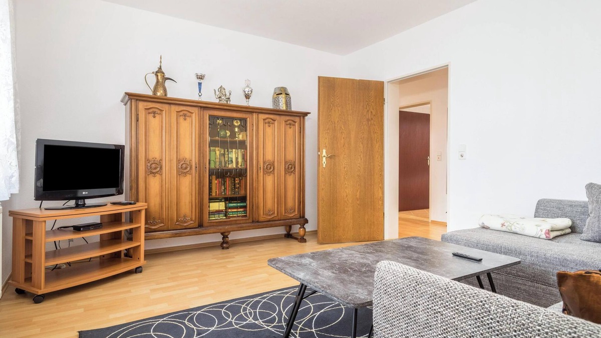 Friedrichshafen Apartment | Apartment 'Grüne Oase' with Shared Terrace, Shared Garden and Wi-Fi