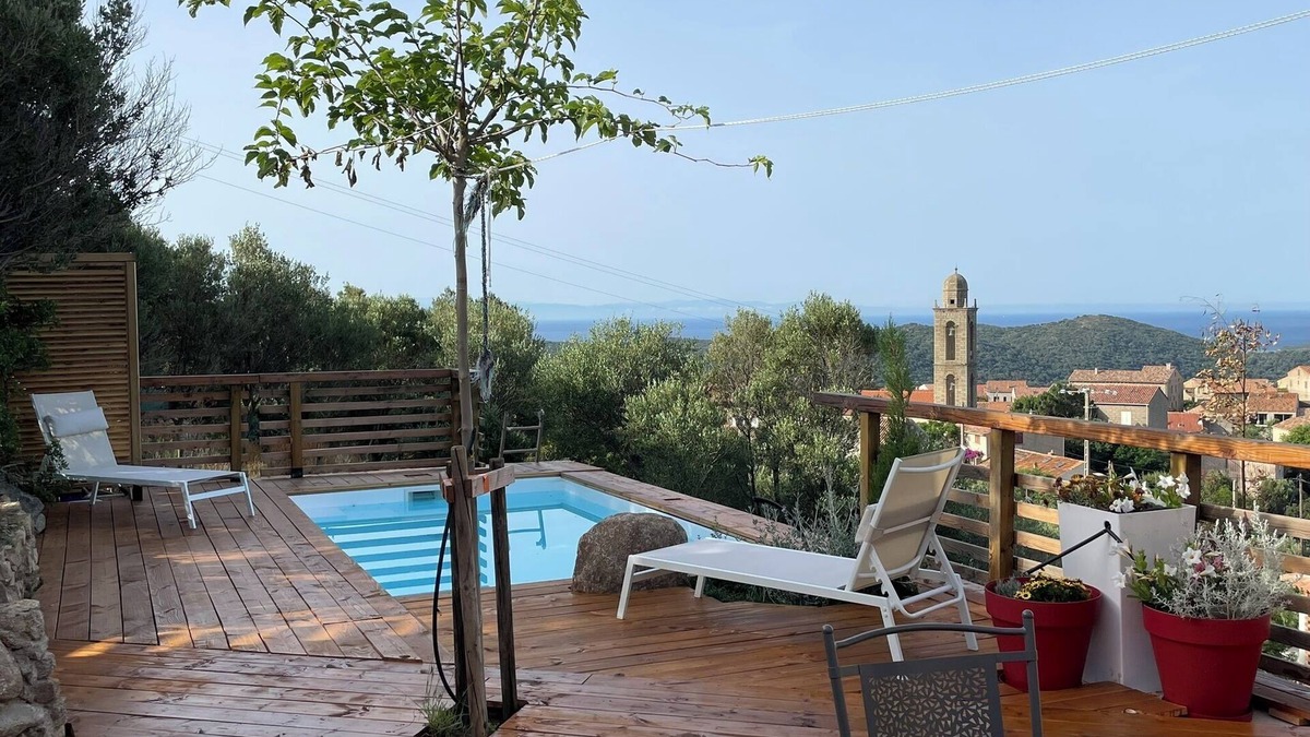 Monacia-d'Aullene Villa | Apartment 'Guetali Du Rocher' with Sea View, Wi-Fi and Air Conditioning