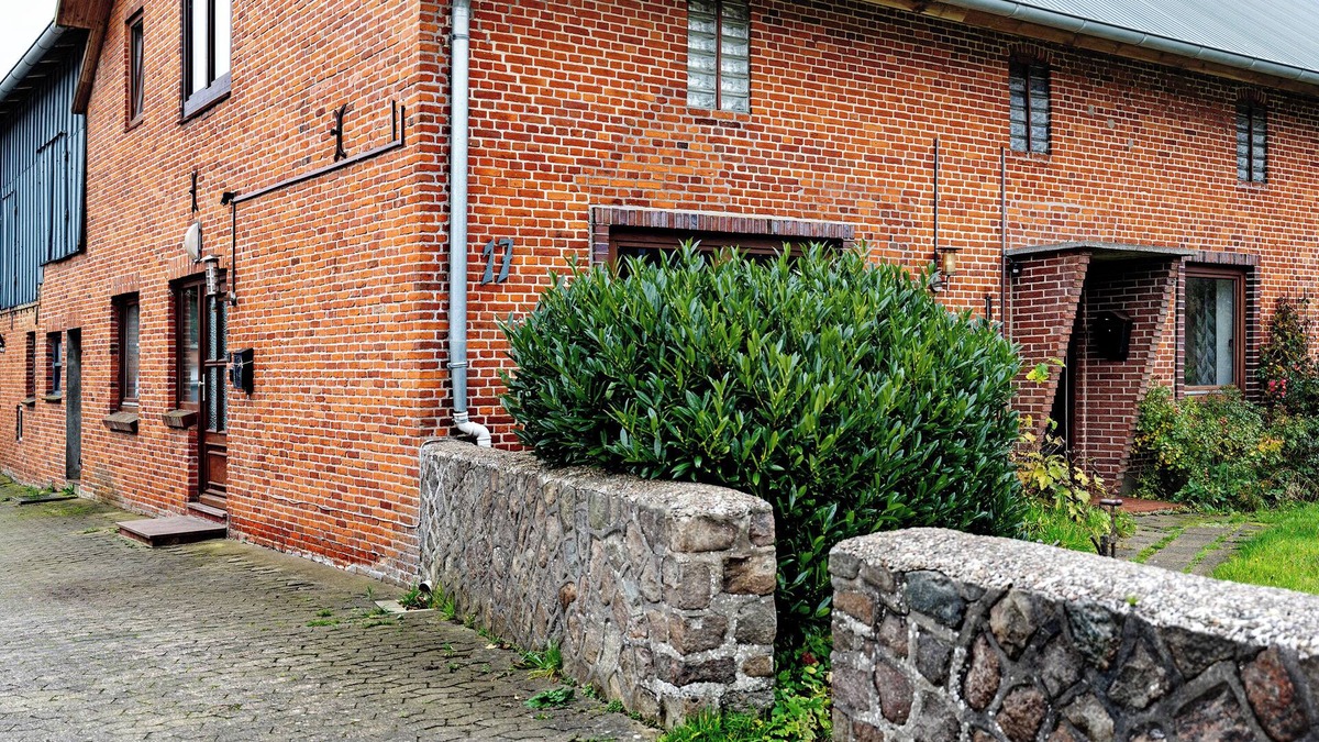 Hamdorf Apartment | Apartment 'Hamdorf, Hauptstraße Unten' with Private Terrace, Shared Garden and Wi-Fi