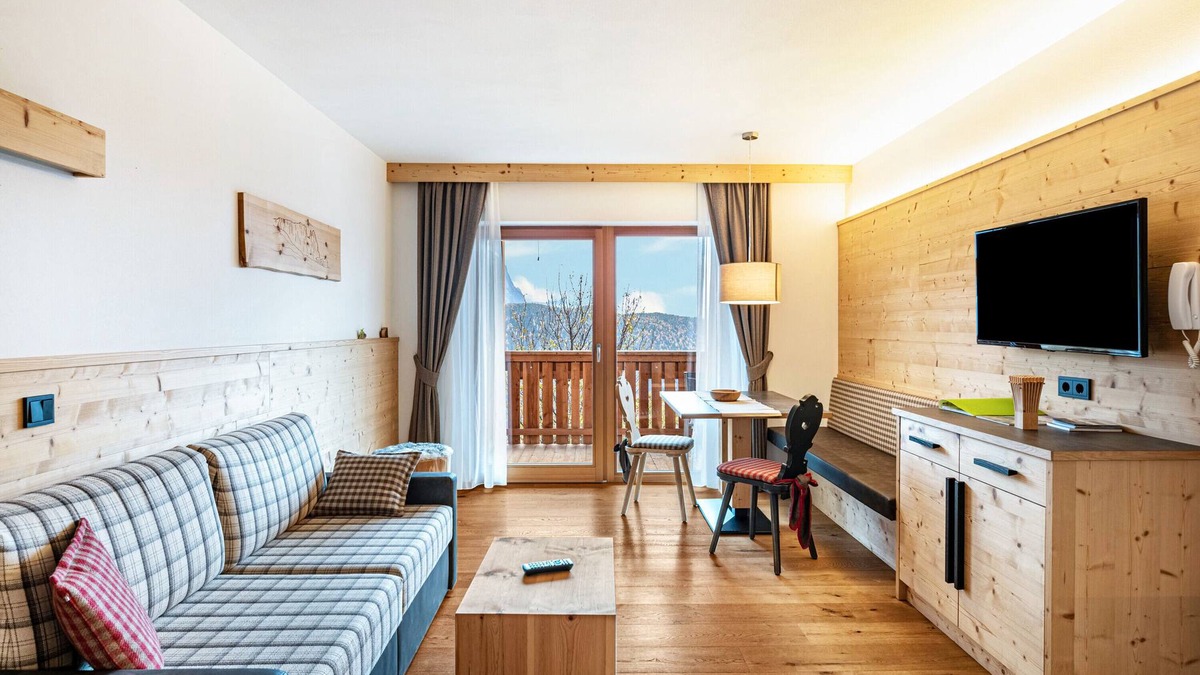 Lajen Apartment | Apartment 'Hatzes App Schlern' with Mountain View, Balcony & Wi-Fi