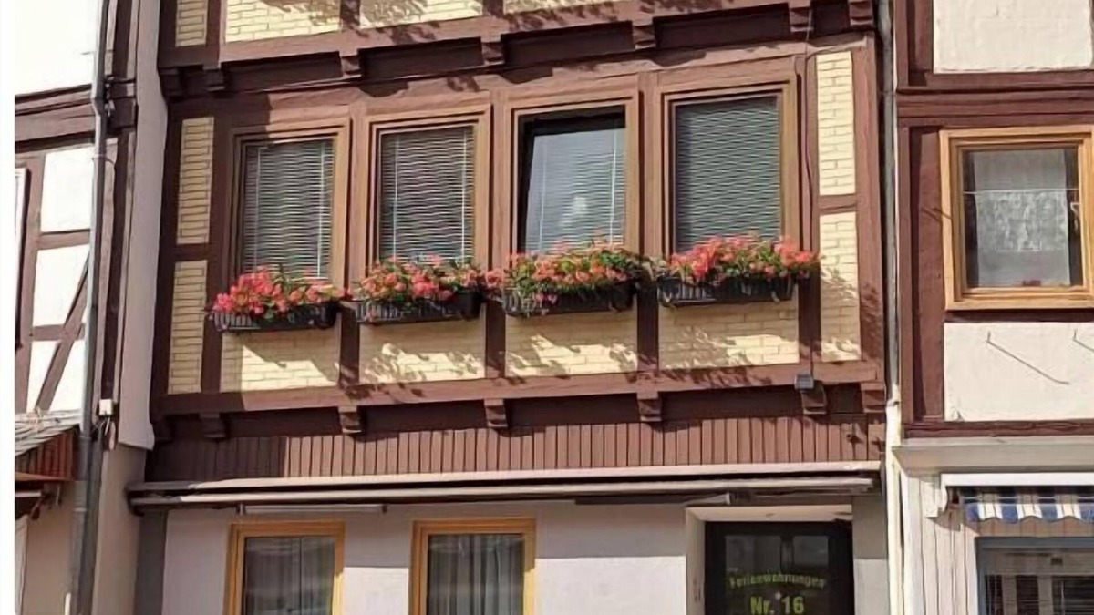 Schoeningen Apartment | Apartment 'Haus Am Markt 3' with Private Terrace and Wi-Fi