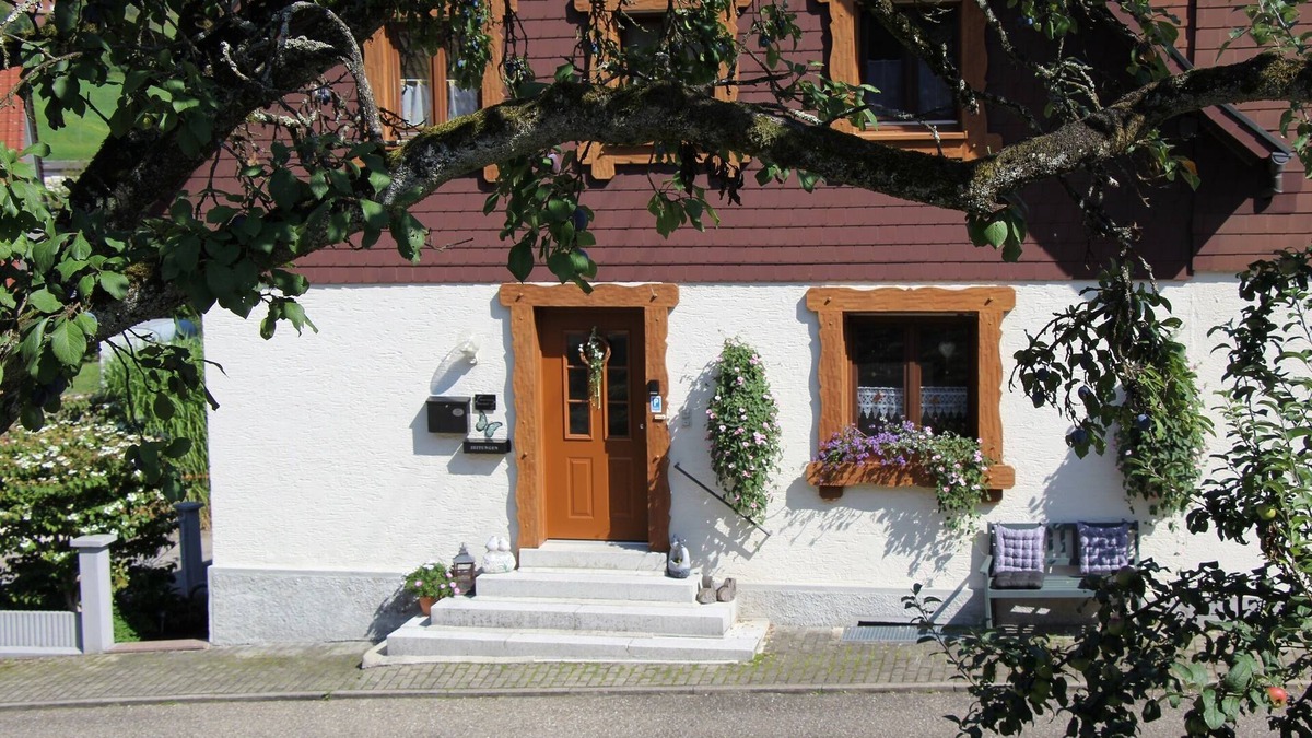 Ottenhofen im Schwarzwald Apartment | Apartment 'Haus Am Mühlenweg' with Shared Garden, Balcony and Wi-Fi