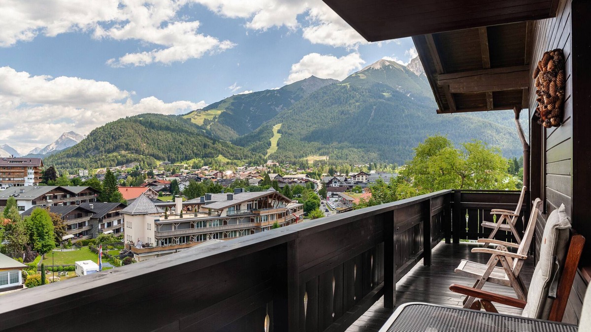 Seefeld in Tirol Apartment | Apartment 'Haus Excelsior Top 35' with Mountain View, Balcony and Wi-Fi
