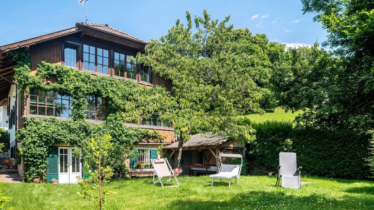 Collalbo Apartment | Apartment 'Haus Botter' with Mountain View and Wi-Fi