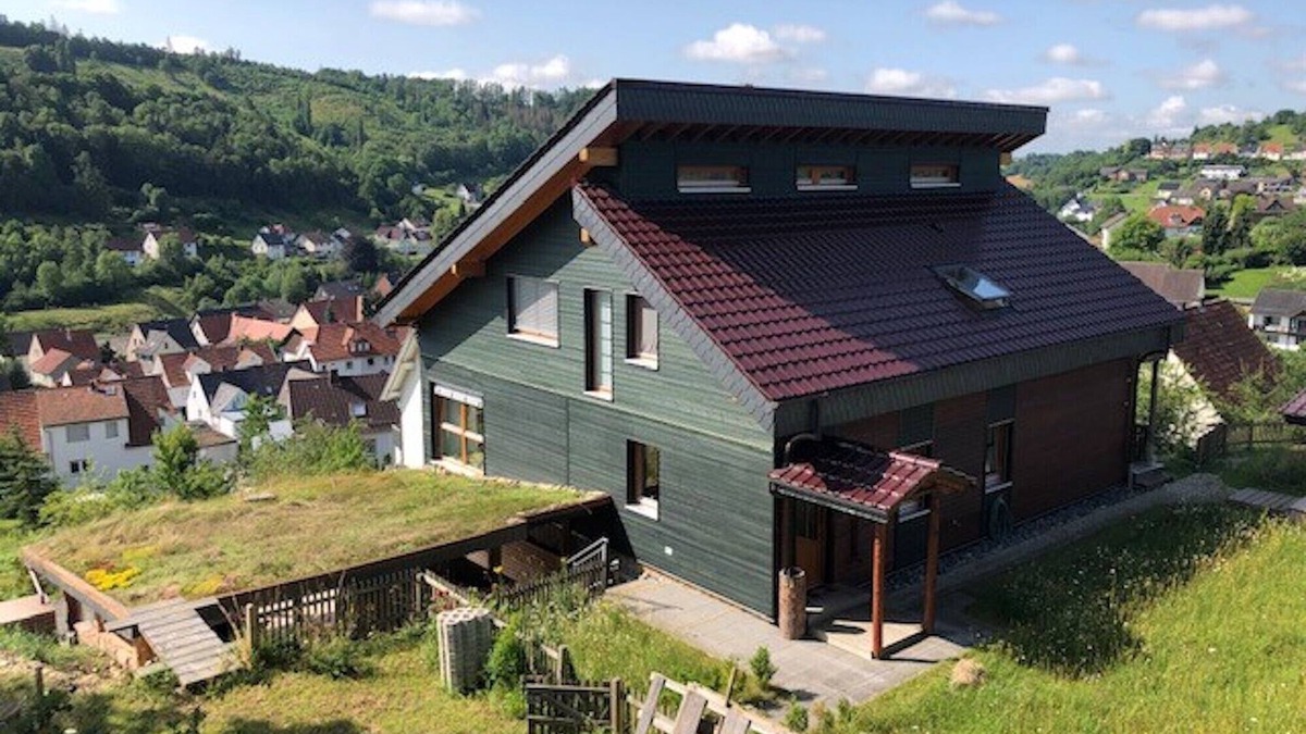 Dalhausen Apartment | Apartment Haus Leenja with Mountain View, Sauna, Garden