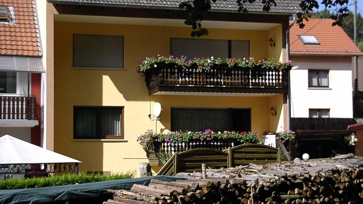 Wildensee Apartment | Apartment 'Haus Moser - Fewo 1' with Valley View, Shared Terrace and Wi-Fi