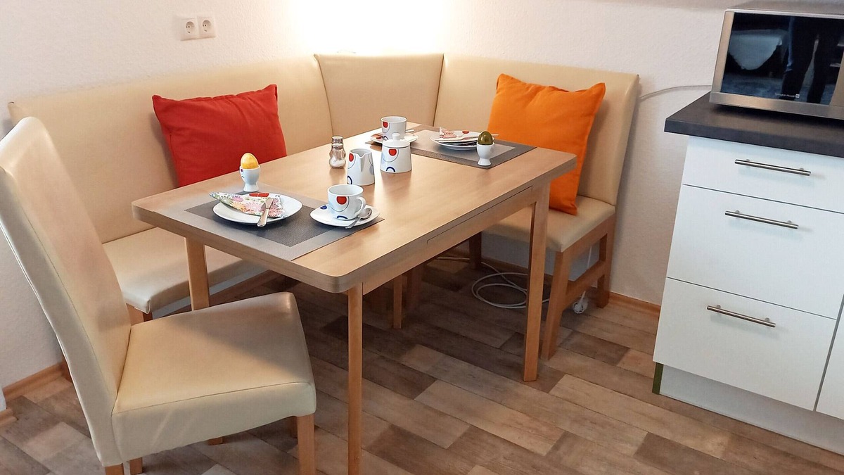 Metternich Apartment | Apartment 'Haus Uni Koblenz Wohnung 3' with Shared Terrace and Wi-Fi