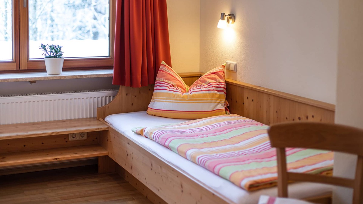 Ruhpolding Apartment | Apartment Heidi 60sqm, balcony, kitchenette, 2 bedrooms, living room, max. 4 p.