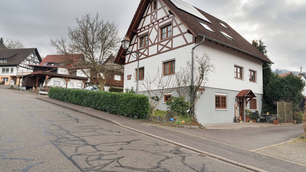 Sasbachwalden Apartment | Apartment 'Heike Schreiber' with Mountain View, Private Terrace and Wi-Fi