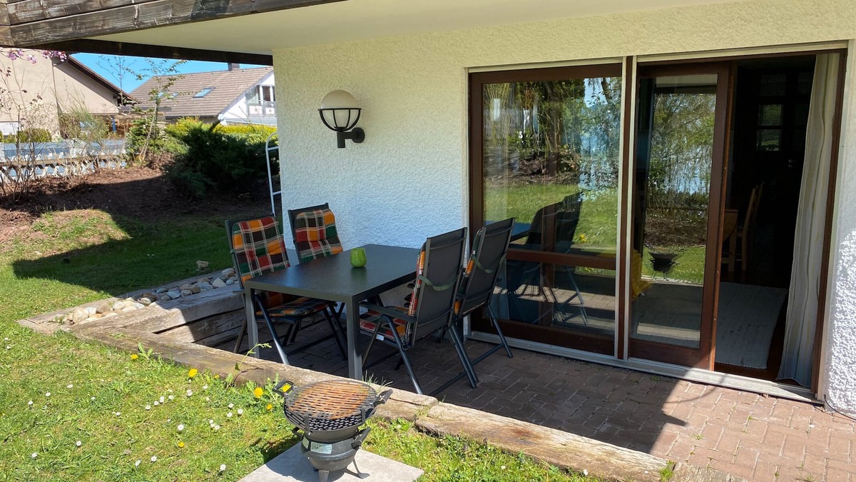 Sulgen Apartment | Apartment 'Heinrich' with Private Terrace, Private Garden and Wi-Fi