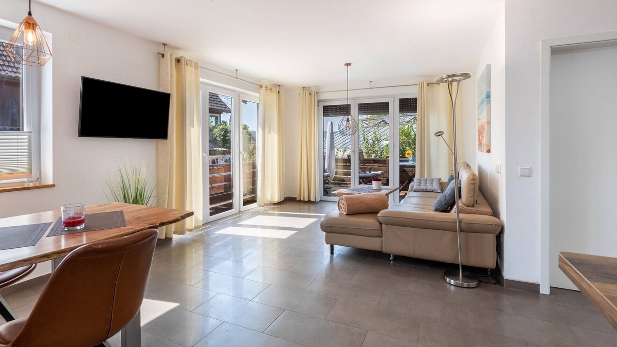Ohningen Apartment | Apartment 'Helena' with Balcony and Wi-Fi