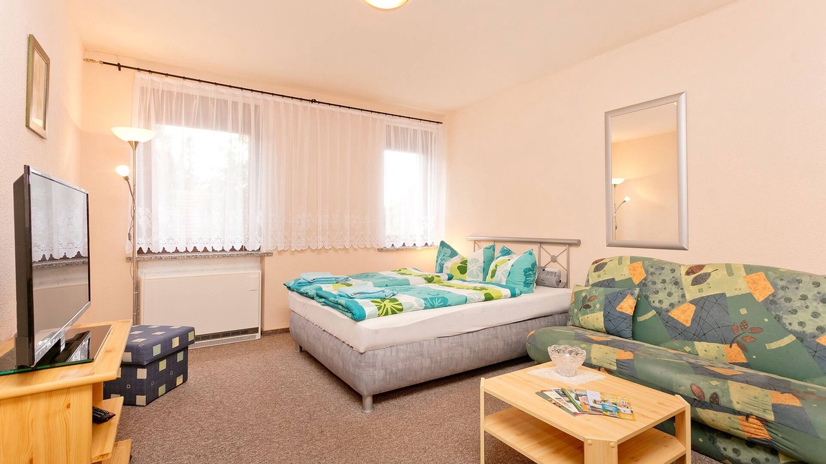 Neuenkirchen Apartment | Apartment Helga in a quiet location on the Bodden